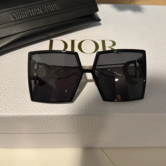 Dior | Accessories | Dior Black Geometric Sunglasses Modern  display picture 1